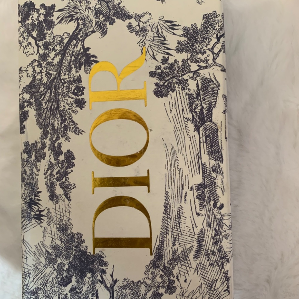 Christian Dior - Picture 5 of 5